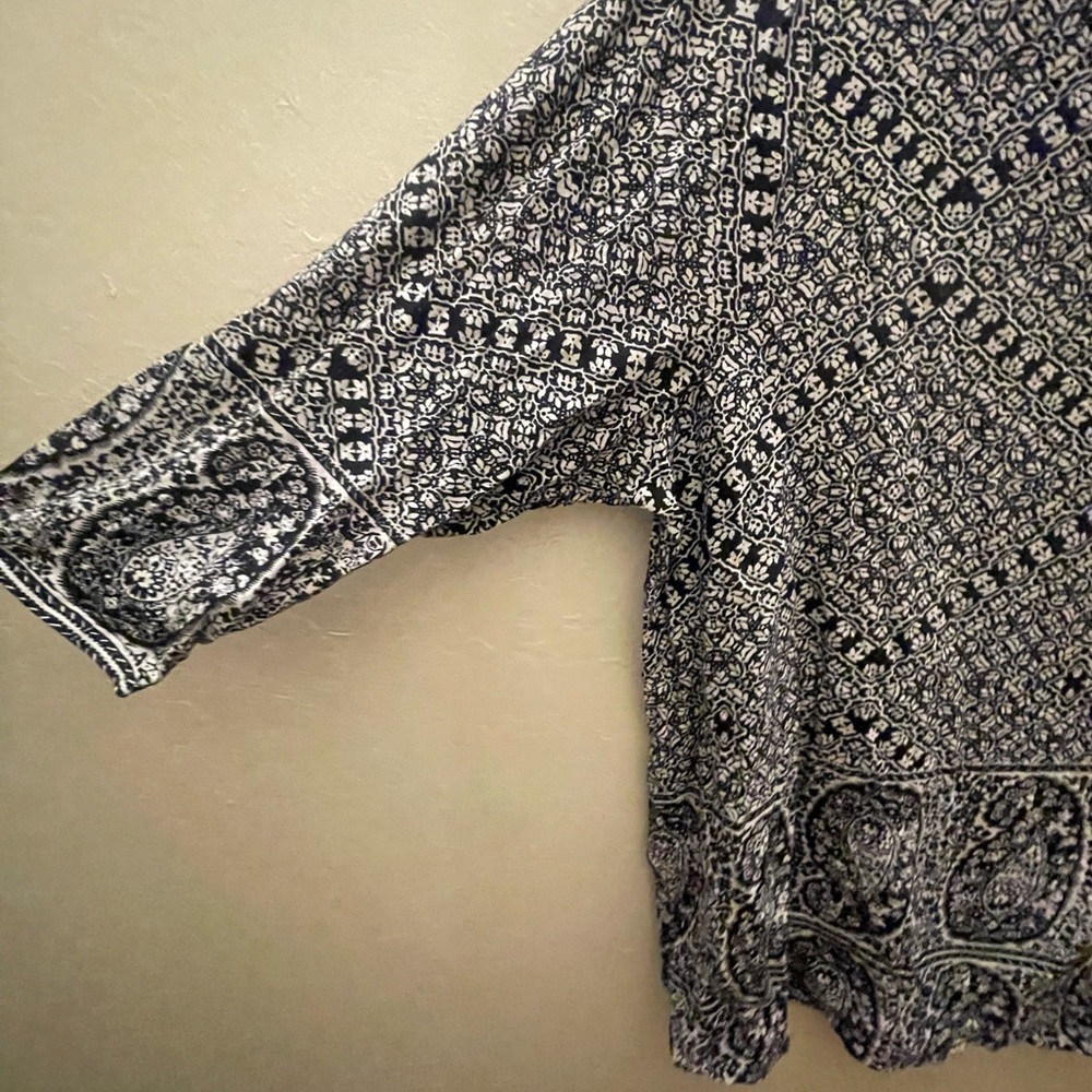 Lucky Brand Monochrome Patterned Blouse - Picture 3 of 5
